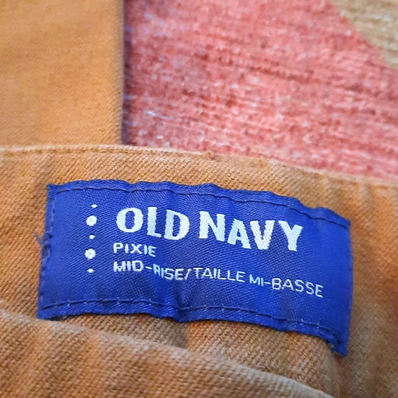 Old Navy midrise pants - Picture 2 of 3